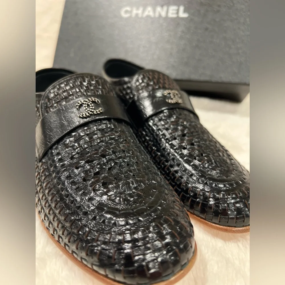 CHANEL ⭐️Woven leather black loafers 🔥
